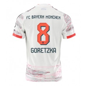 Lacne Muži Futbalové dres Bayern Munich Leon Goretzka #8 2025-26 Krátky Rukáv - Preč